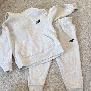 New Balance Kids Light Gray Sweatpants and Hoodie Set